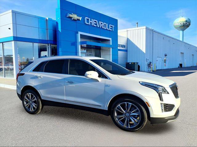 used 2025 Cadillac XT5 car, priced at $40,990