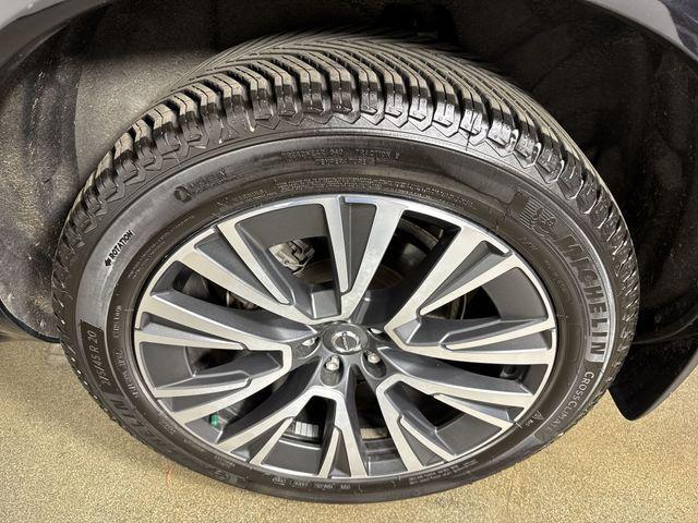 used 2021 Volvo XC90 car, priced at $30,500