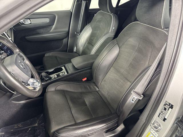 used 2019 Volvo XC40 car, priced at $17,495