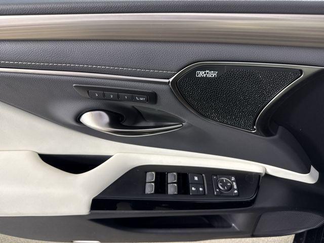 new 2025 Lexus ES 350 car, priced at $53,077