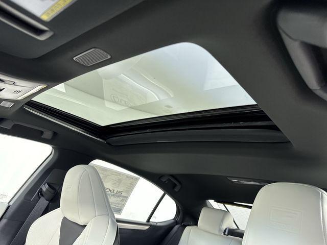 new 2025 Lexus ES 350 car, priced at $53,077