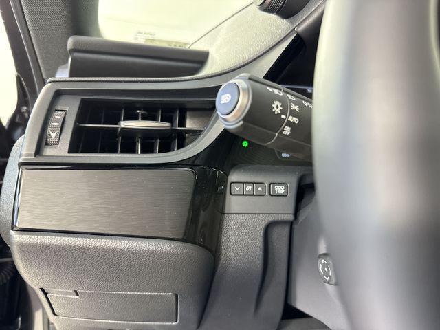 new 2025 Lexus ES 300h car, priced at $50,310