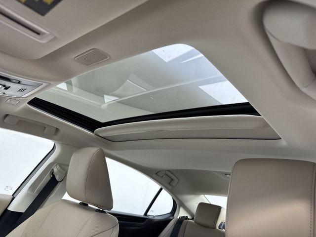 used 2021 Lexus ES 300h car, priced at $33,995