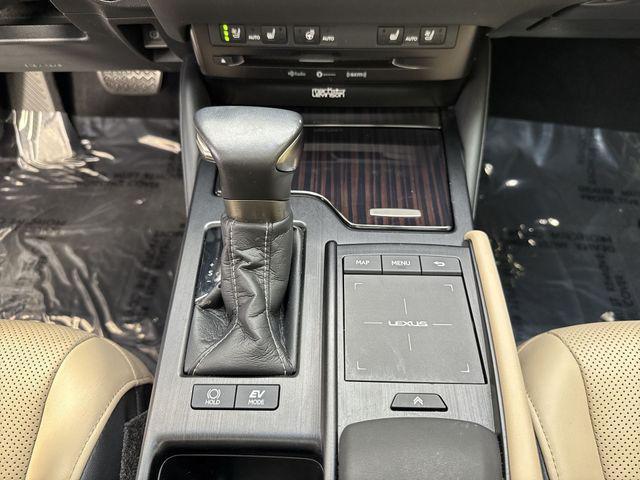 used 2021 Lexus ES 300h car, priced at $33,995