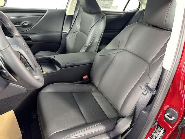 new 2025 Lexus ES 350 car, priced at $49,124