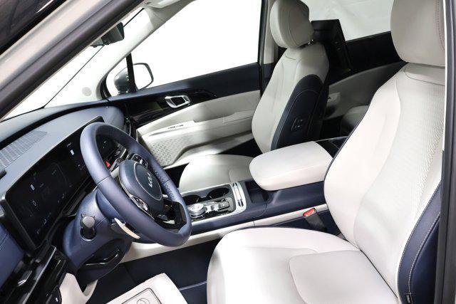 new 2025 Kia Carnival Hybrid car, priced at $54,100