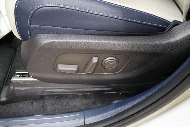 new 2025 Kia Carnival Hybrid car, priced at $54,100