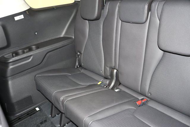 new 2026 Kia Carnival Hybrid car, priced at $55,285