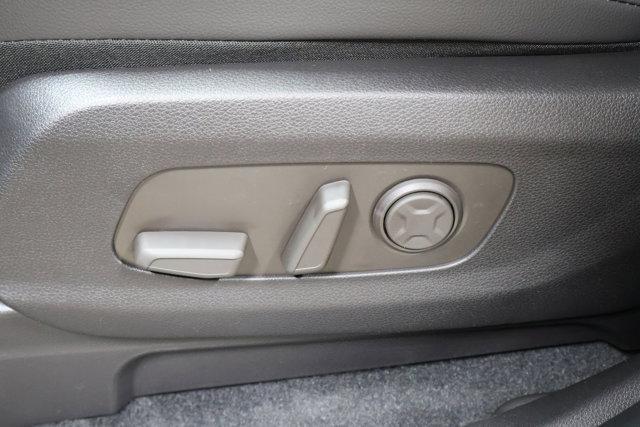 new 2025 Kia Carnival Hybrid car, priced at $52,095