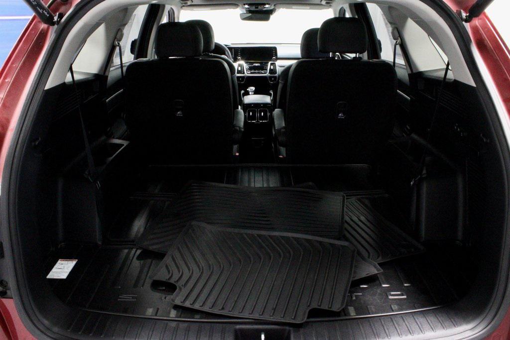 used 2023 Kia Sorento car, priced at $30,820