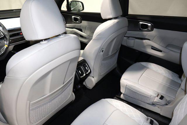 new 2025 Kia Sorento Hybrid car, priced at $45,158
