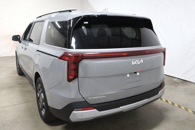 new 2025 Kia Carnival Hybrid car, priced at $42,305