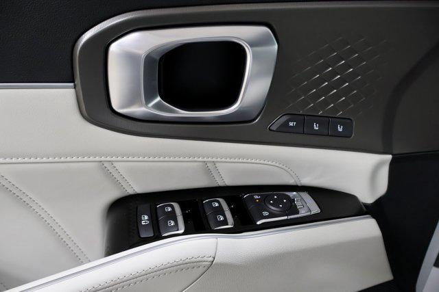 new 2025 Kia Sorento Hybrid car, priced at $44,360