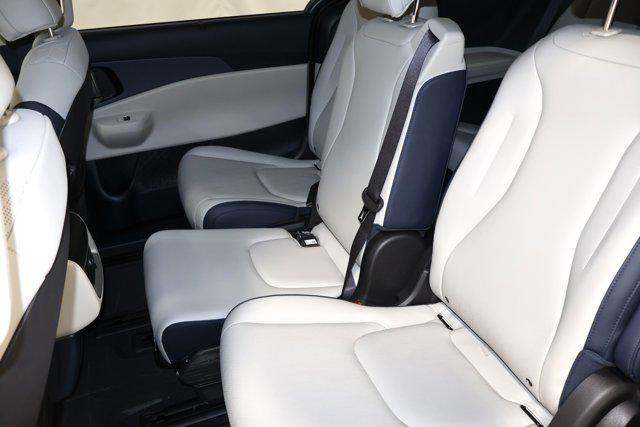 new 2026 Kia Carnival Hybrid car, priced at $43,592