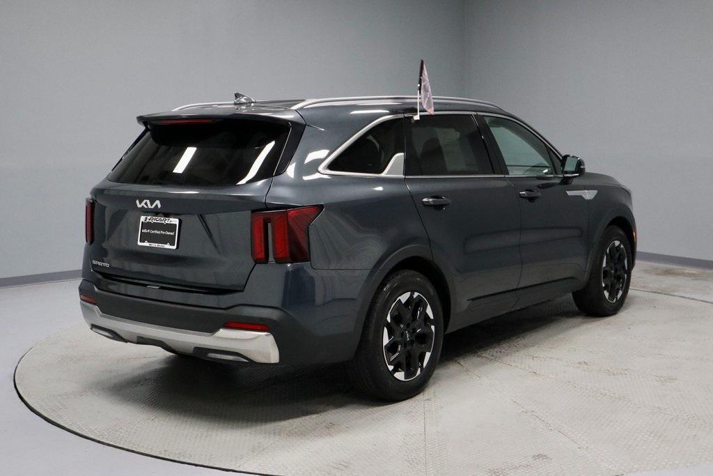 used 2024 Kia Sorento car, priced at $28,762