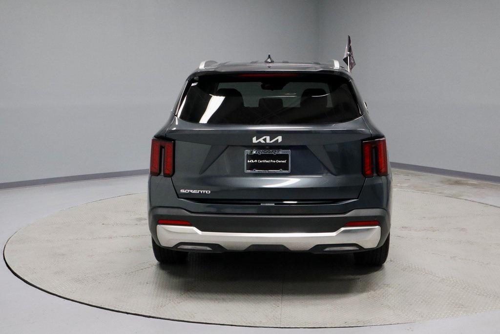 used 2024 Kia Sorento car, priced at $28,762