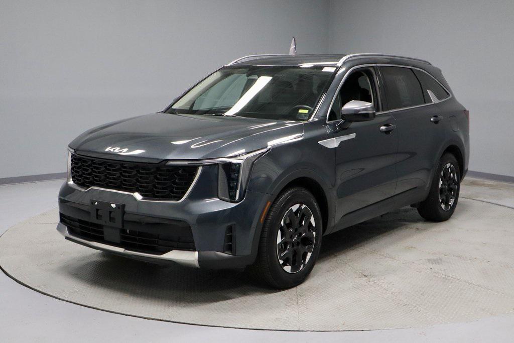 used 2024 Kia Sorento car, priced at $28,762