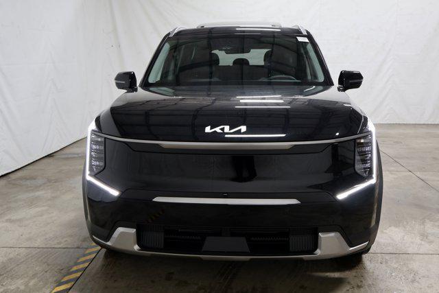new 2026 Kia EV9 car, priced at $62,315