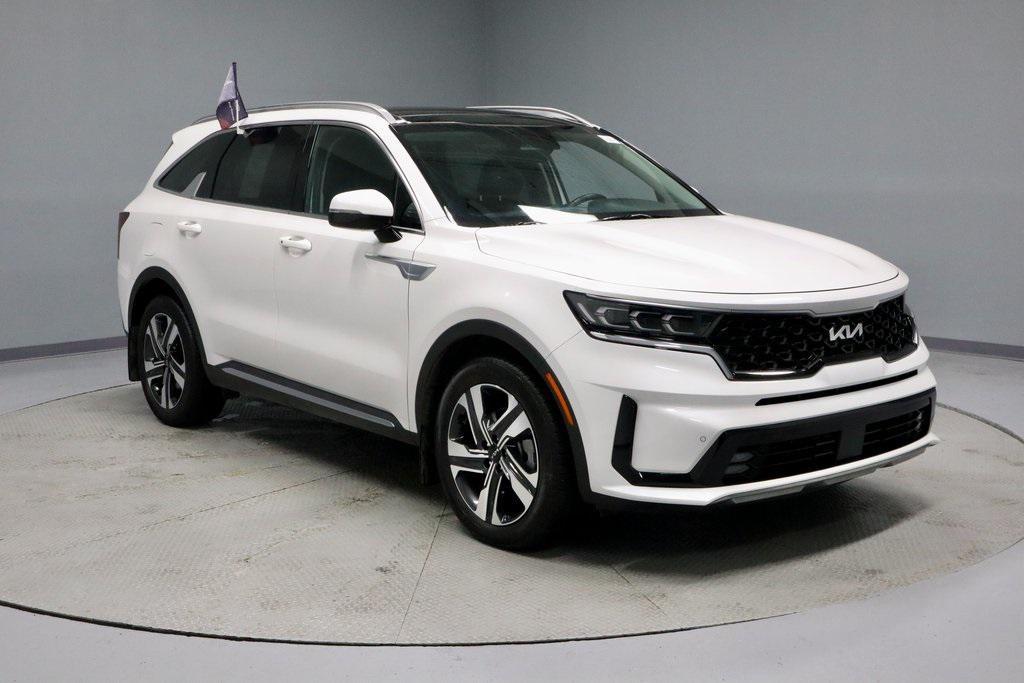 used 2022 Kia Sorento Plug-In Hybrid car, priced at $29,145