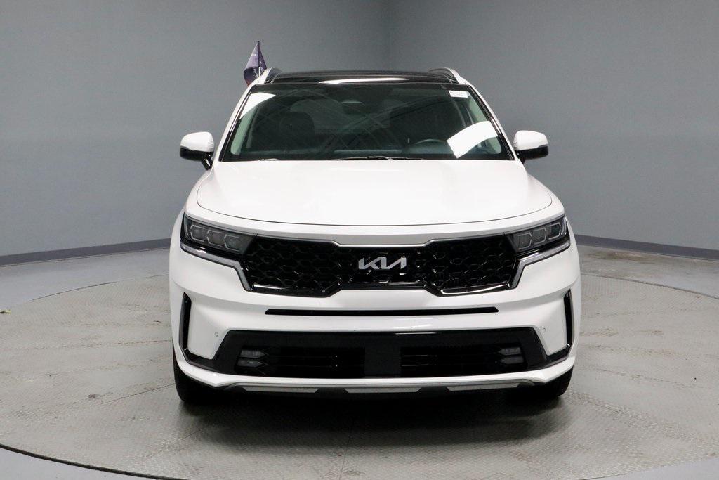 used 2022 Kia Sorento Plug-In Hybrid car, priced at $29,145