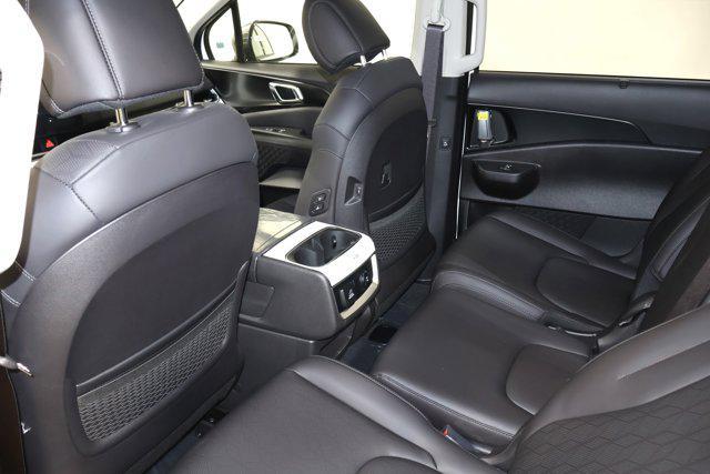 new 2026 Kia Carnival Hybrid car, priced at $51,285