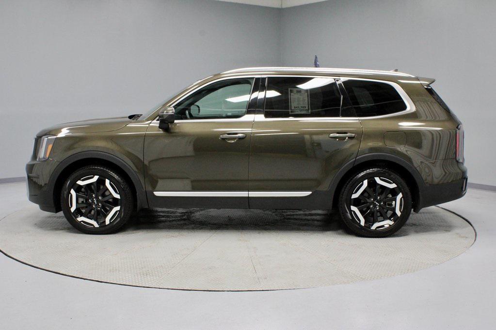 used 2024 Kia Telluride car, priced at $39,222