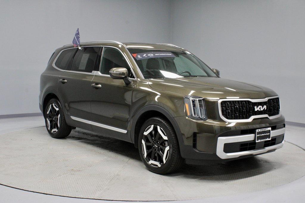 used 2024 Kia Telluride car, priced at $39,222