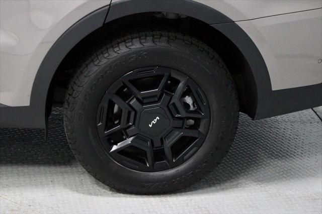 used 2024 Kia Sorento car, priced at $39,912