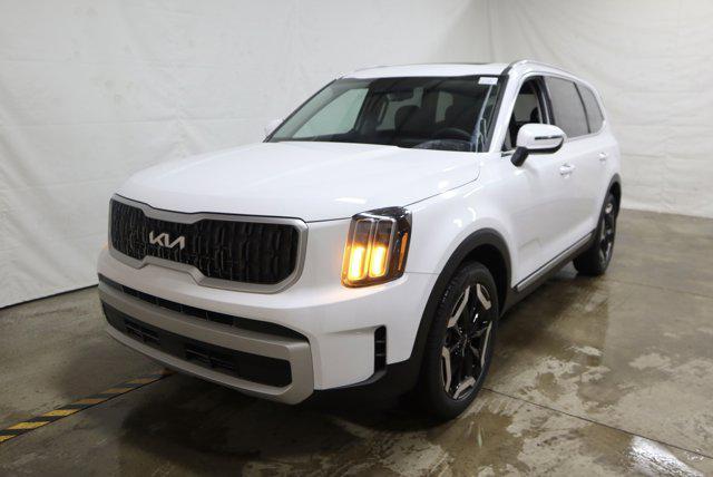 new 2025 Kia Telluride car, priced at $42,225