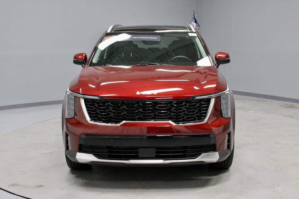 used 2025 Kia Sorento car, priced at $35,370