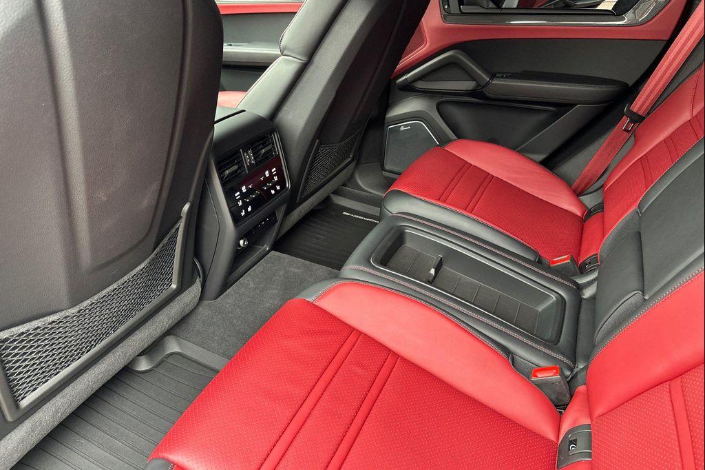 used 2024 Porsche Cayenne car