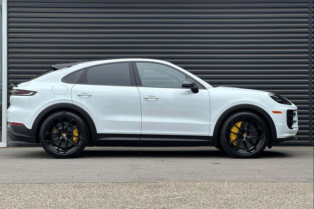 used 2024 Porsche Cayenne car
