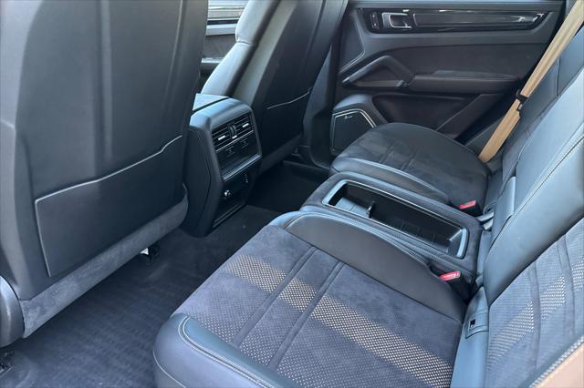 used 2023 Porsche Cayenne car