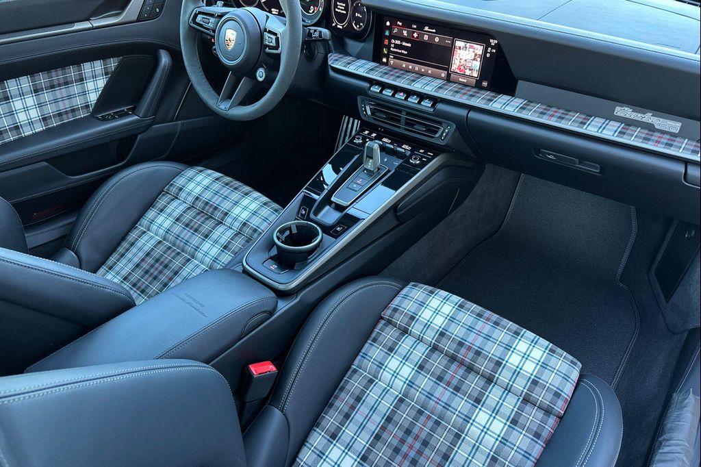 used 2025 Porsche 911 car