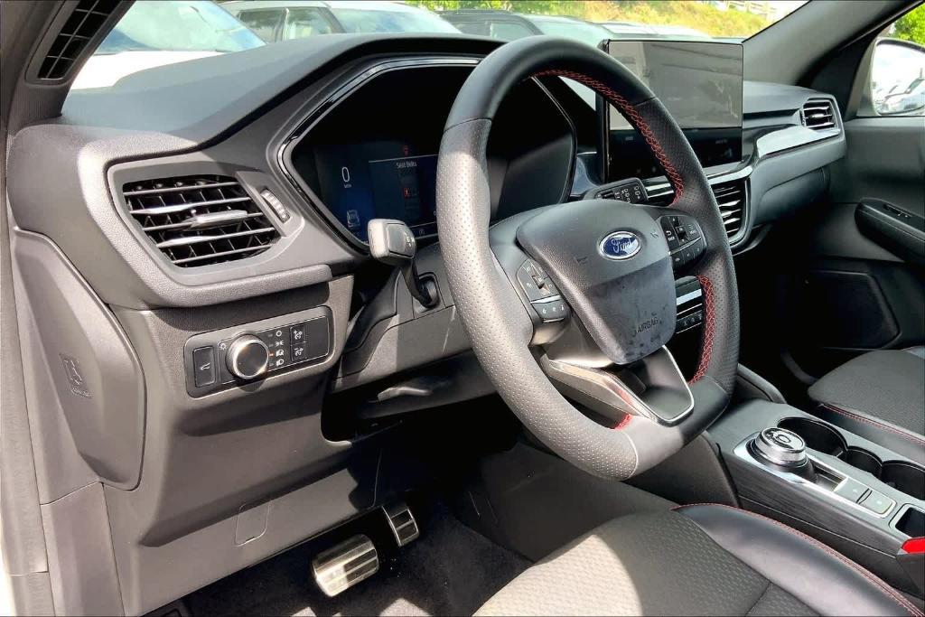 used 2023 Ford Escape car, priced at $25,919