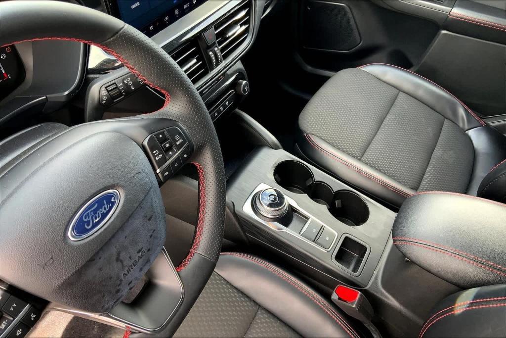 used 2023 Ford Escape car, priced at $25,919
