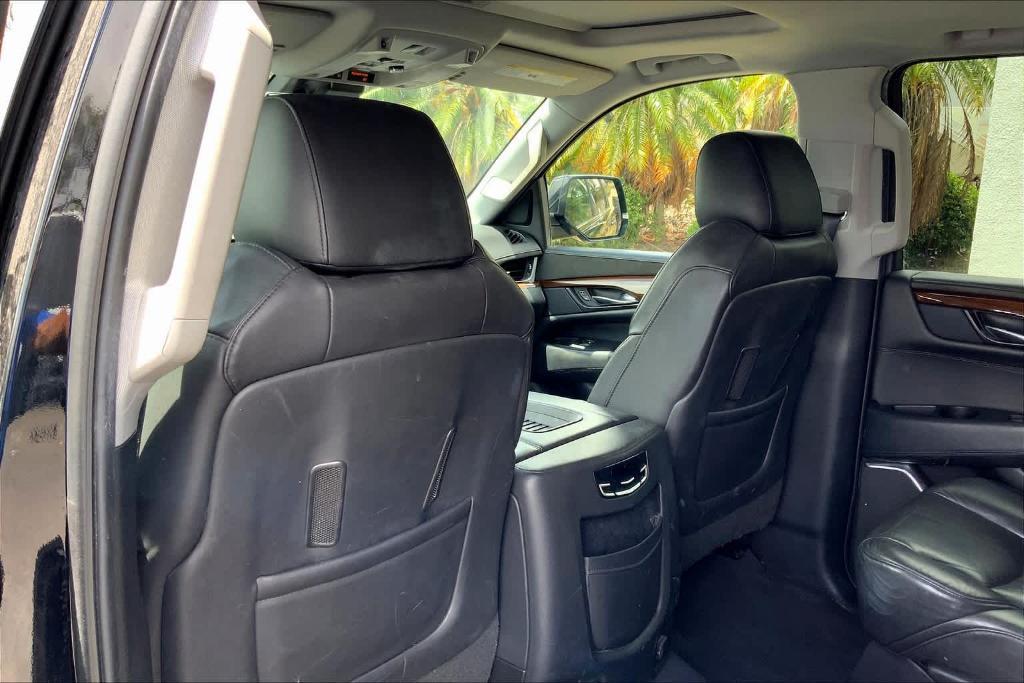 used 2020 Cadillac Escalade ESV car, priced at $42,006