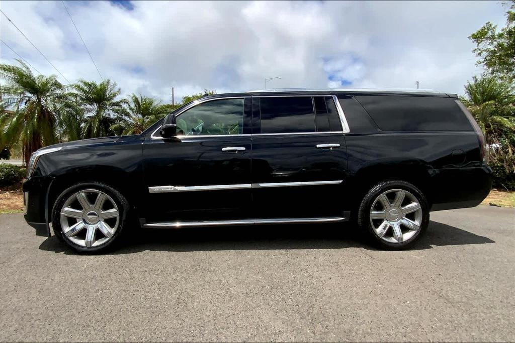 used 2020 Cadillac Escalade ESV car, priced at $42,006