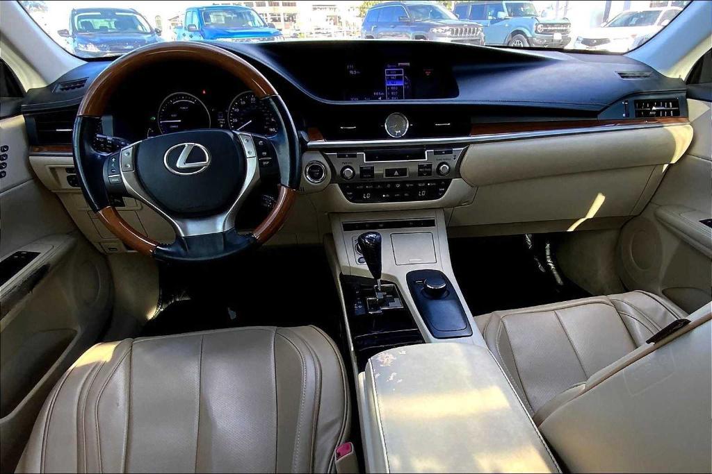 used 2014 Lexus ES 300h car, priced at $15,774