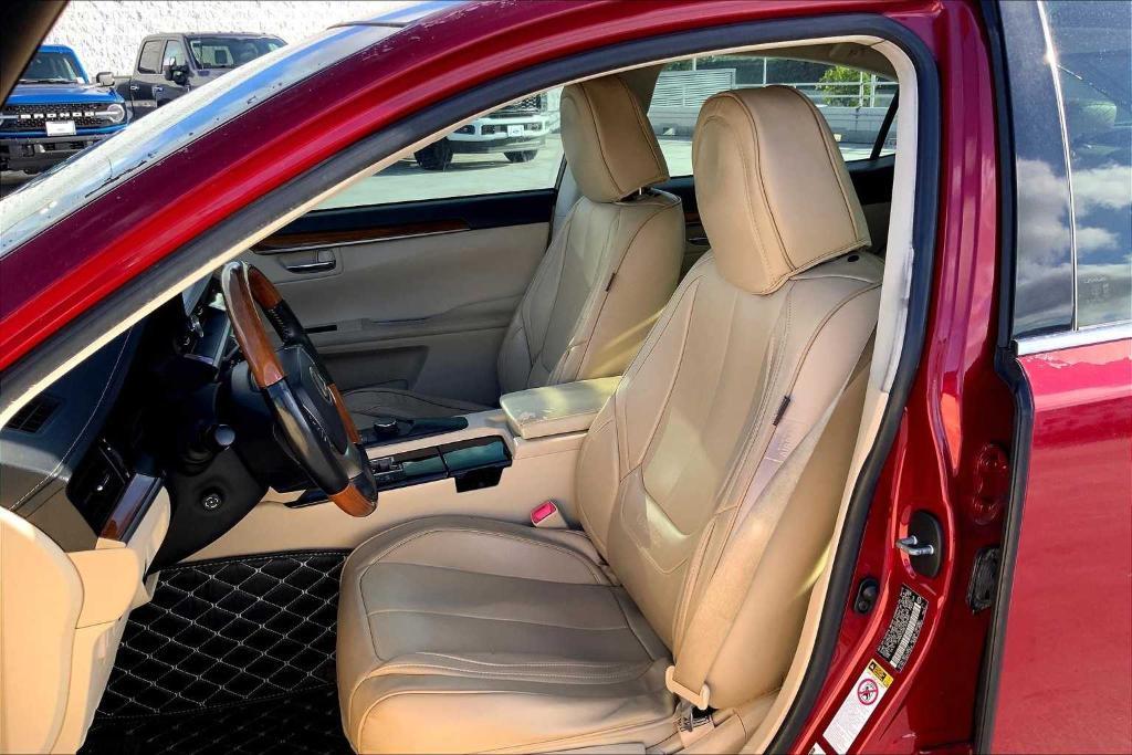 used 2014 Lexus ES 300h car, priced at $15,774