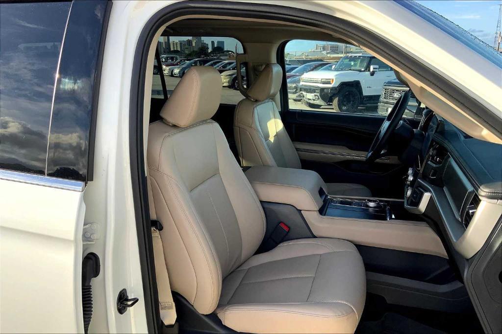 used 2024 Ford Expedition car, priced at $53,785