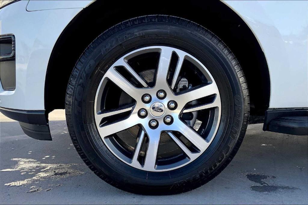 used 2024 Ford Expedition car, priced at $53,785