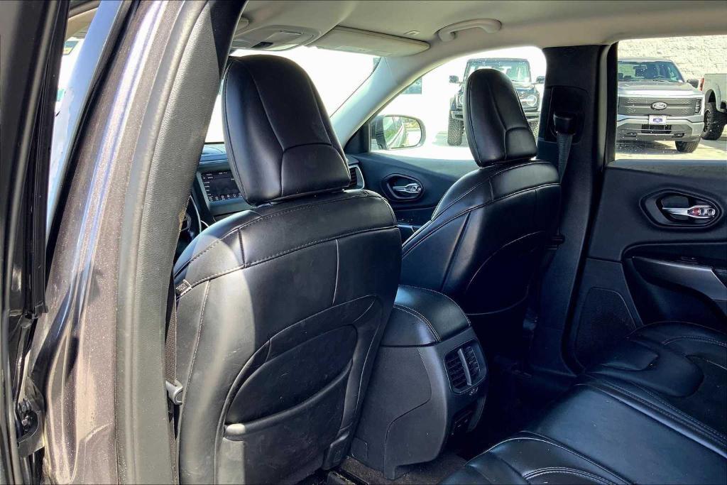 used 2019 Jeep Cherokee car, priced at $16,524
