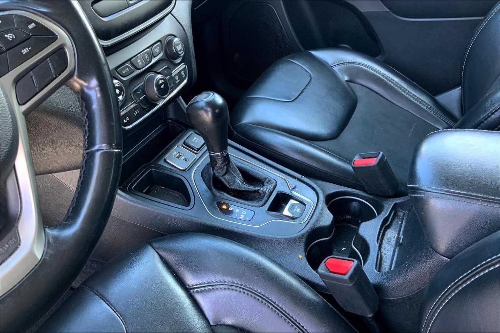 used 2019 Jeep Cherokee car, priced at $16,524