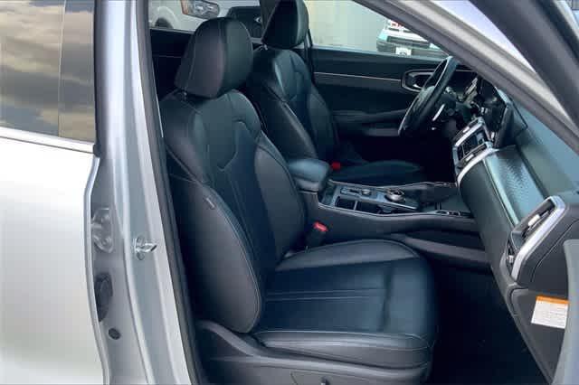 used 2023 Kia Sorento Hybrid car, priced at $29,957