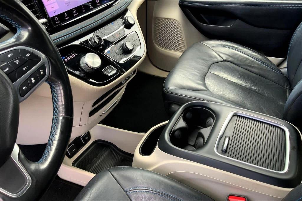 used 2021 Chrysler Pacifica Hybrid car, priced at $28,194