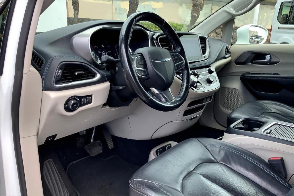 used 2021 Chrysler Pacifica Hybrid car, priced at $28,194