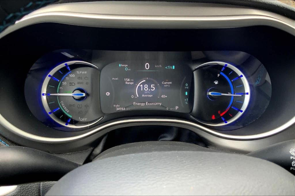 used 2021 Chrysler Pacifica Hybrid car, priced at $28,194