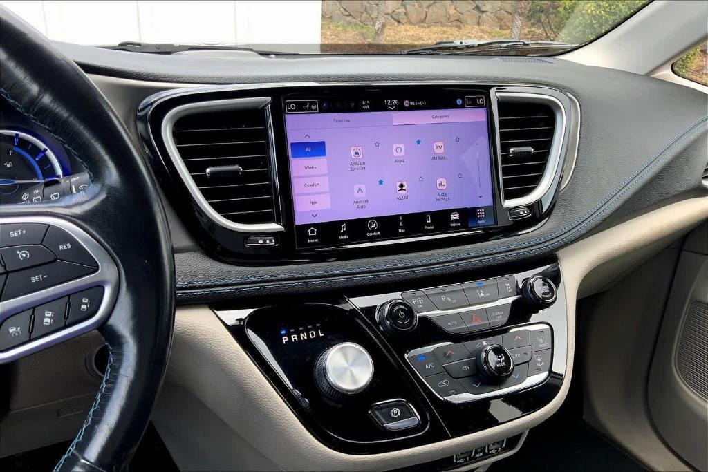 used 2021 Chrysler Pacifica Hybrid car, priced at $28,194