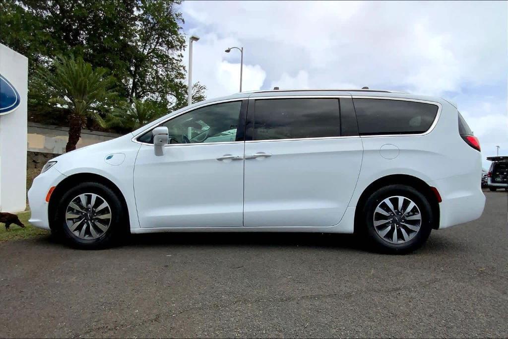 used 2021 Chrysler Pacifica Hybrid car, priced at $28,194